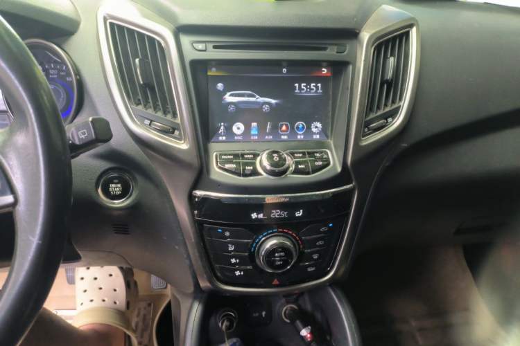 Used CHANGAN CS75 2014 1.8T Automatic Elite Model China IV Standard Audio And AC Panel