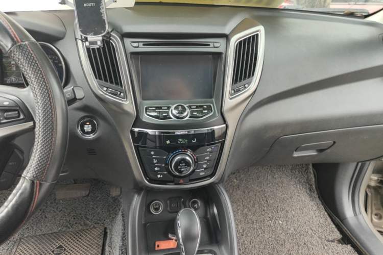 Used CHANGAN CS75 2014 1.8T Automatic Elite Version China V Standard Audio And AC Panel