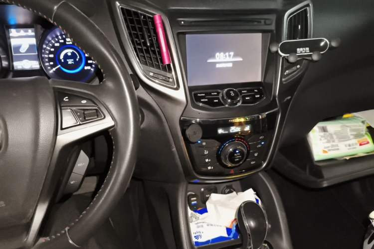 Used CHANGAN CS75 2014 1.8T Automatic Elite Model China IV Standard Audio And AC Panel