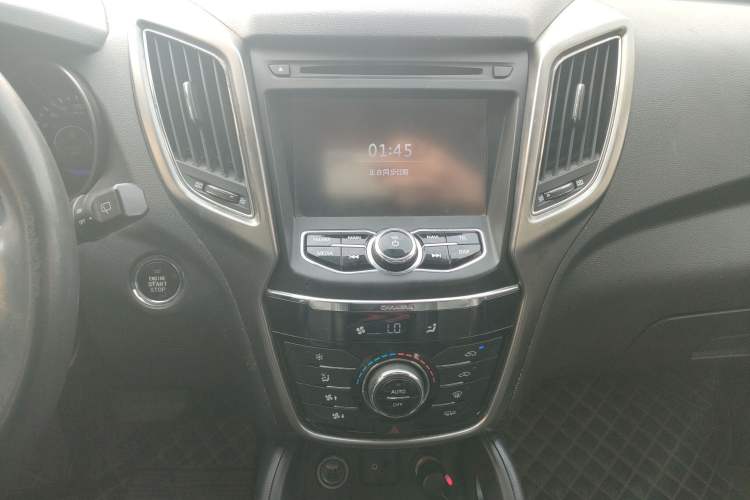 Used CHANGAN CS75 2014 1.8T Automatic Elite Version China V Standard Audio And AC Panel