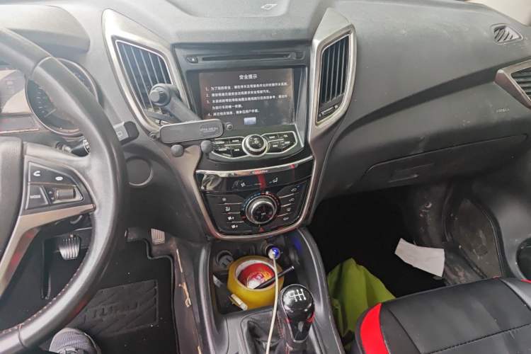 Used CHANGAN CS75 2014 2.0L Manual Luxury Version China IV Standard Audio And AC Panel