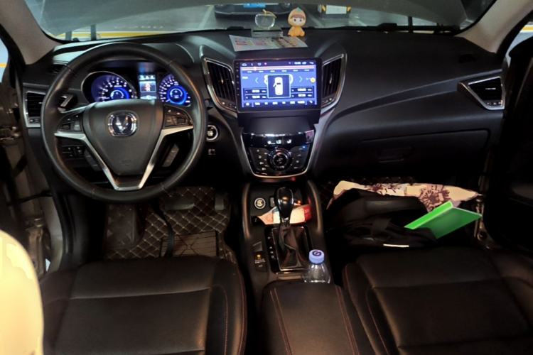 Used CHANGAN CS75 2014 1.8T Automatic Elite Model China IV Standard Center Console