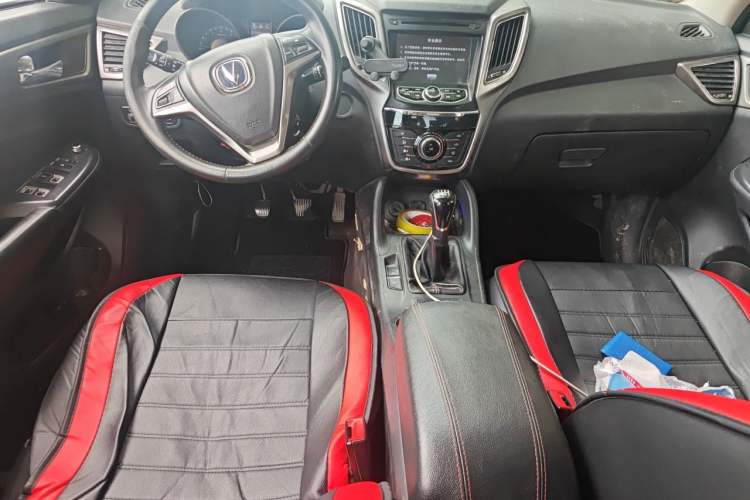 Used CHANGAN CS75 2014 2.0L Manual Luxury Version China IV Standard Center Console
