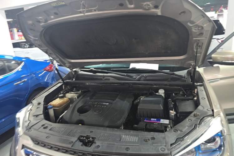 Used CHANGAN CS75 2014 2.0L Manual Luxury Version China IV Standard Engine Bay