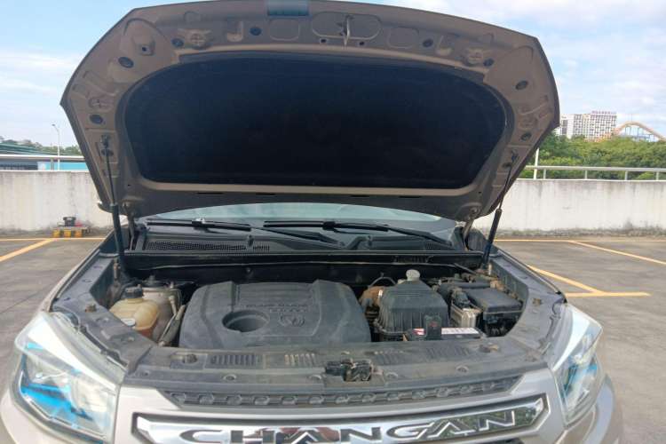 Used CHANGAN CS75 2014 2.0L Manual Luxury Version China IV Standard Engine Bay