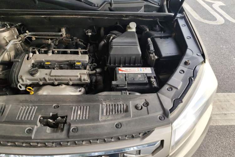 Used CHANGAN CS75 2014 2.0L Manual Luxury Version China IV Standard Engine Bay Left