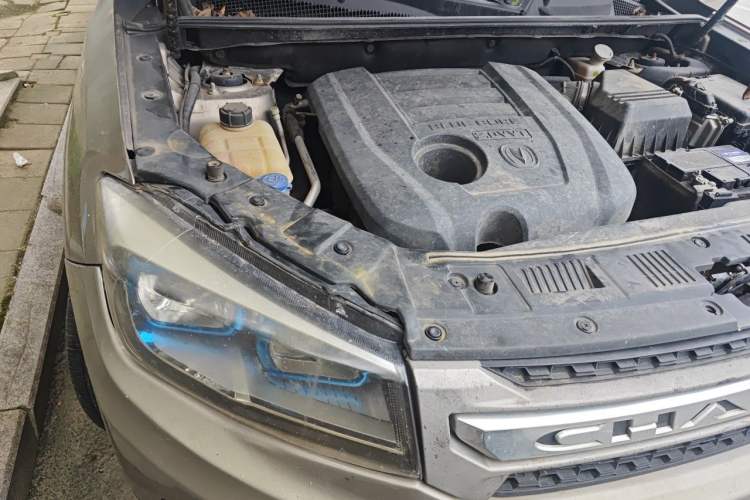 Used CHANGAN CS75 2014 2.0L Manual Luxury Version China IV Standard Engine Bay Right