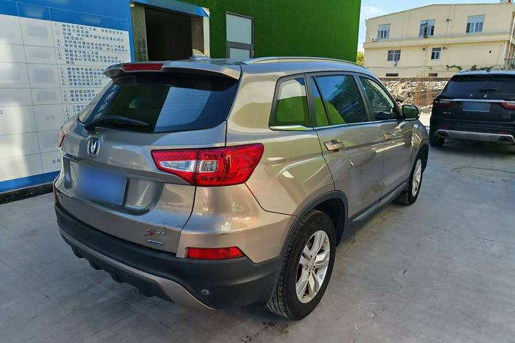 Used CHANGAN CS75 2014 1.8T Automatic Elite Model China IV Standard Exterior 5