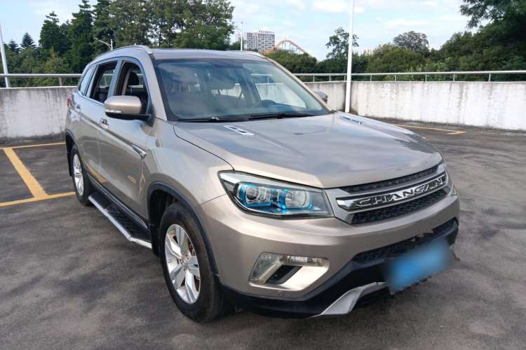 Used CHANGAN CS75 2014 2.0L Manual Luxury Version China IV Standard Front Right 45 Deg