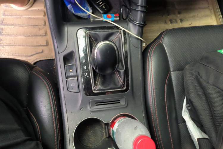 Used CHANGAN CS75 2014 1.8T Automatic Elite Model China IV Standard Gear Lever