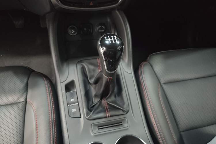 Used CHANGAN CS75 2014 2.0L Manual Luxury Version China IV Standard Gear Lever