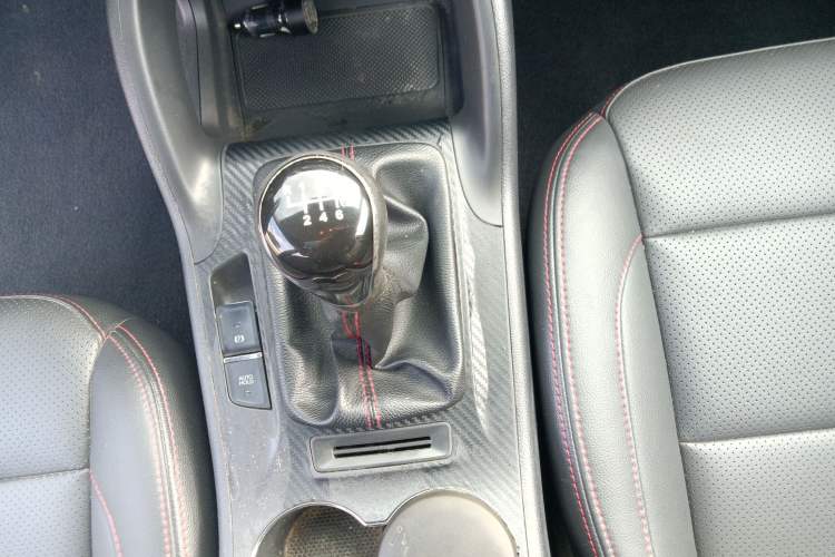 Used CHANGAN CS75 2014 2.0L Manual Luxury Version China IV Standard Gear Lever
