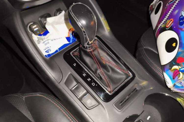 Used CHANGAN CS75 2014 1.8T Automatic Elite Model China IV Standard Gear Lever