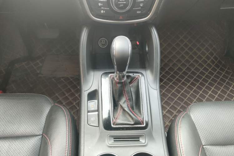 Used CHANGAN CS75 2014 1.8T Automatic Elite Version China V Standard Gear Lever