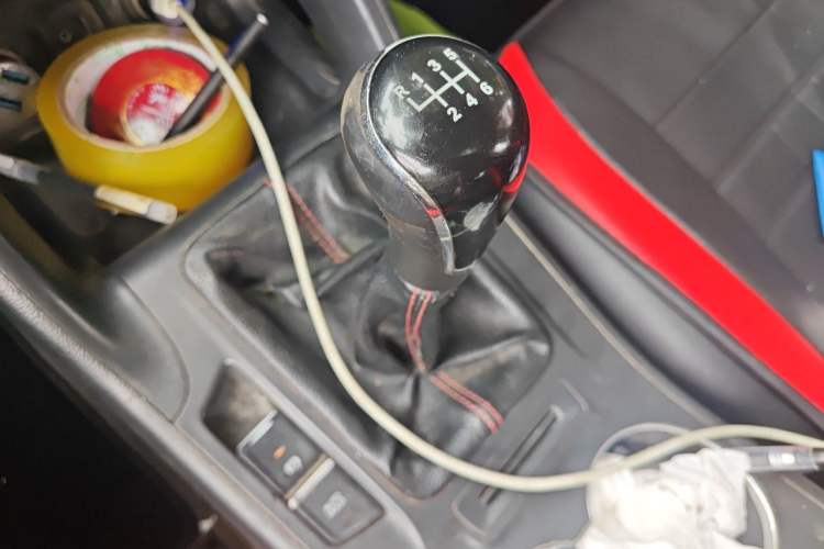 Used CHANGAN CS75 2014 2.0L Manual Luxury Version China IV Standard Gear Lever