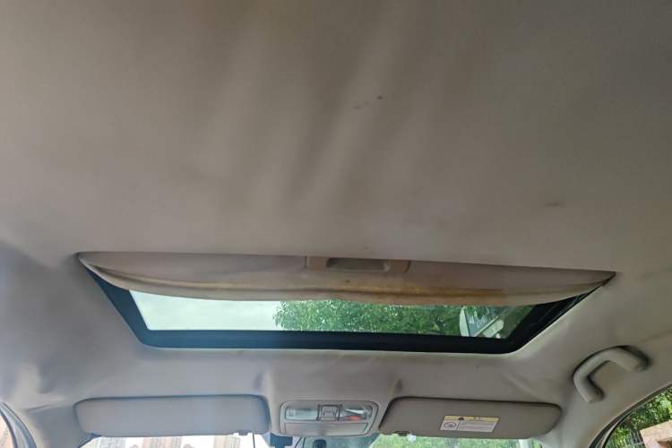 Used CHANGAN CS75 2014 2.0L Manual Luxury Version China IV Standard Headliner