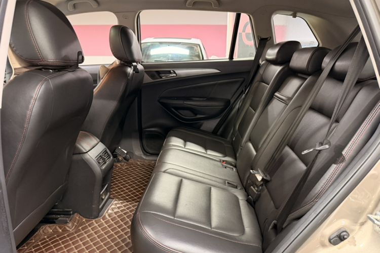 Used CHANGAN CS75 2014 1.8T Automatic Elite Model China IV Standard Interior 2
