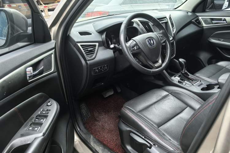 Used CHANGAN CS75 2014 1.8T Automatic Elite Model China IV Standard Interior 4