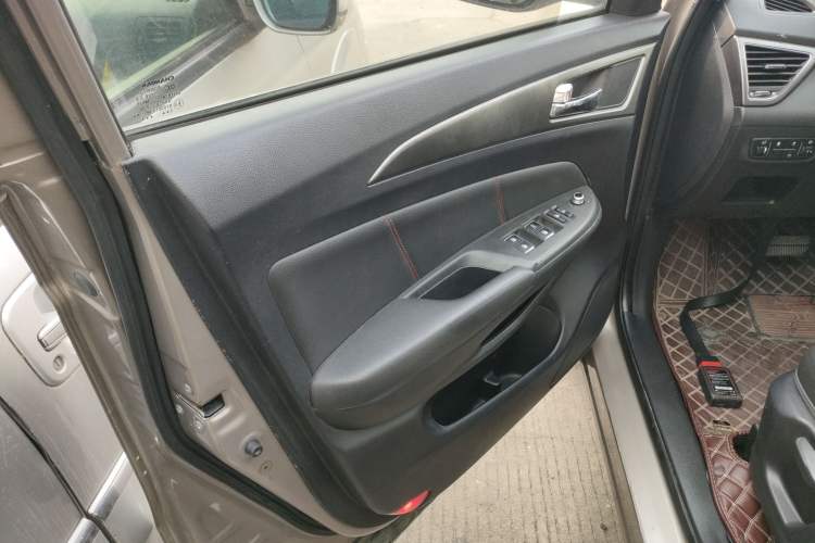 Used CHANGAN CS75 2014 1.8T Automatic Elite Version China V Standard Left Front Door Interior