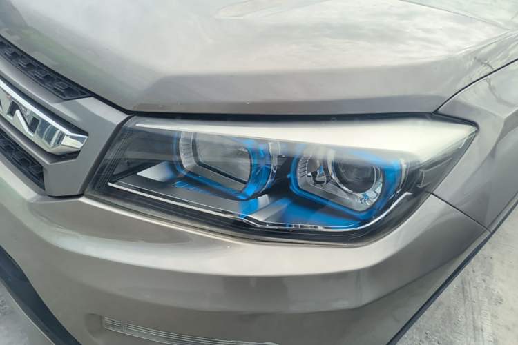 Used CHANGAN CS75 2014 1.8T Automatic Elite Model China IV Standard Left Front Headlight