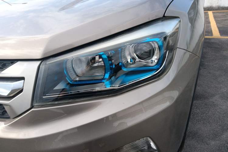 Used CHANGAN CS75 2014 2.0L Manual Luxury Version China IV Standard Left Front Headlight