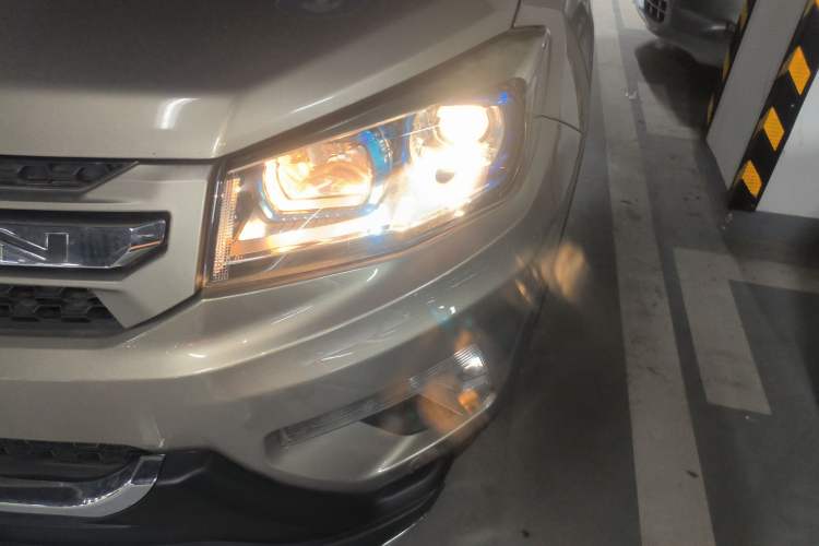 Used CHANGAN CS75 2014 1.8T Automatic Prestige Model China IV Standard Left Front Headlight