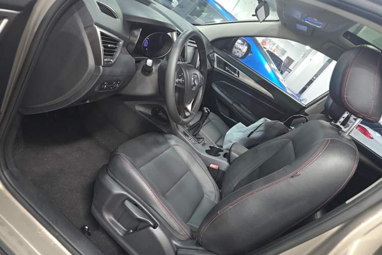 Used CHANGAN CS75 2014 2.0L Manual Luxury Version China IV Standard Left Front Seat