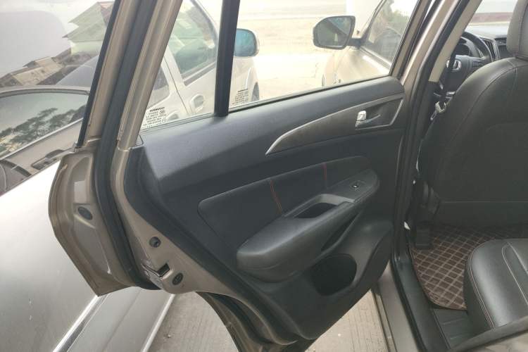Used CHANGAN CS75 2014 1.8T Automatic Elite Version China V Standard Left Rear Door Interior