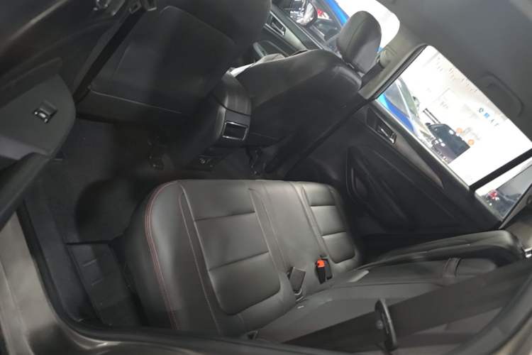 Used CHANGAN CS75 2014 2.0L Manual Luxury Version China IV Standard Left Rear Seat