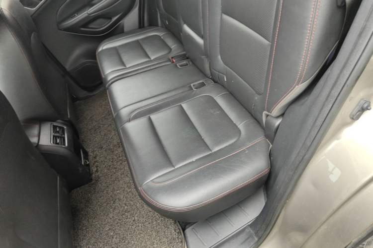Used CHANGAN CS75 2014 1.8T Automatic Elite Version China V Standard Left Rear Seat