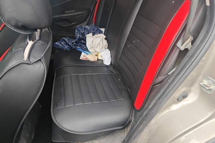 Used CHANGAN CS75 2014 2.0L Manual Luxury Version China IV Standard Left Rear Seat