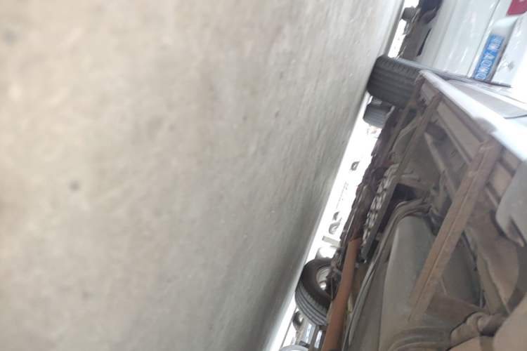 Used CHANGAN CS75 2014 1.8T Automatic Elite Model China IV Standard Left Side Sill
