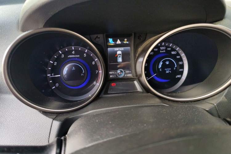 Used CHANGAN CS75 2014 2.0L Manual Luxury Version China IV Standard Odometer Close Up