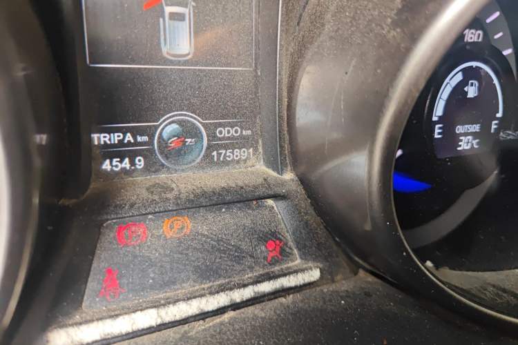 Used CHANGAN CS75 2014 2.0L Manual Luxury Version China IV Standard Odometer Close Up