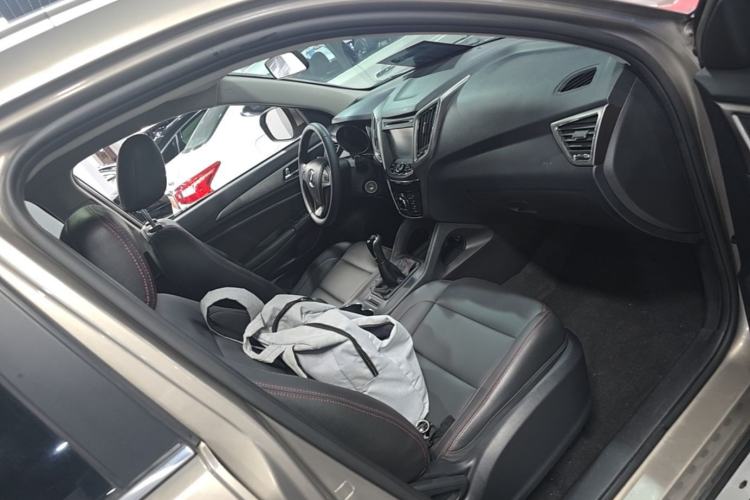 Used CHANGAN CS75 2014 2.0L Manual Luxury Version China IV Standard Right Front Seat