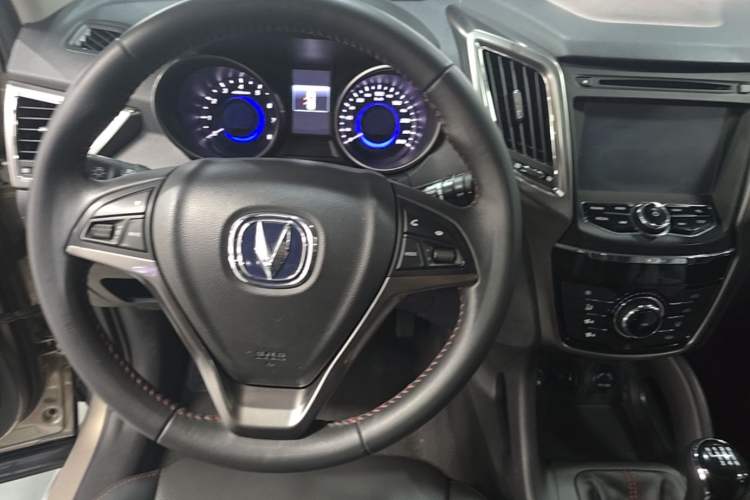Used CHANGAN CS75 2014 2.0L Manual Luxury Version China IV Standard Steering Wheel