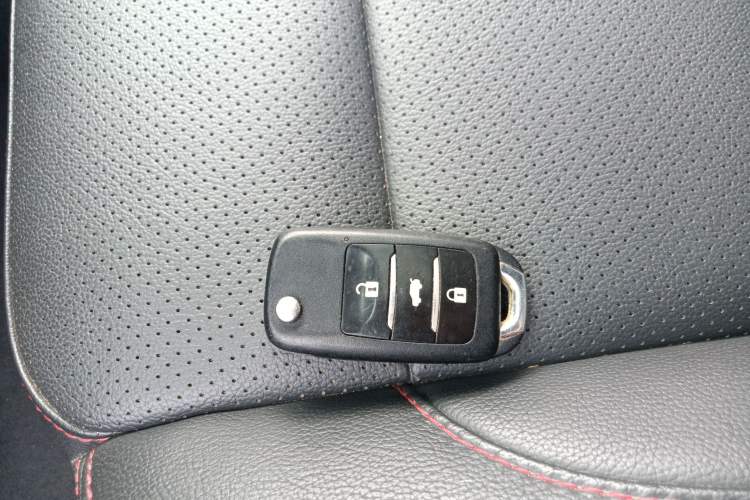 Used CHANGAN CS75 2014 2.0L Manual Luxury Version China IV Standard Vehicle Key