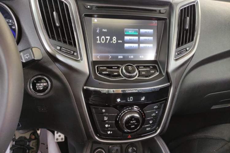 Used CHANGAN CS75 2014 1.8T Automatic Elite Model China IV Standard Audio And AC Panel