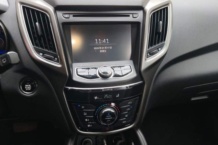 Used CHANGAN CS75 2014 1.8T Automatic Prestige Model China V Standard Audio And AC Panel