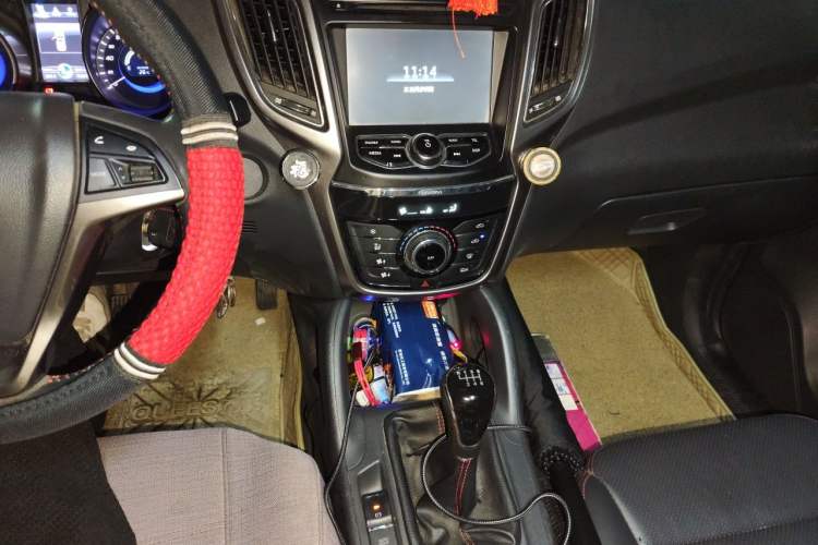 Used CHANGAN CS75 2014 2.0L Manual Luxury Version China IV Standard Audio And AC Panel