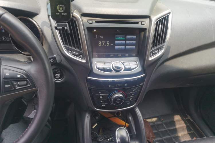 Used CHANGAN CS75 2014 1.8T Automatic Elite Model China IV Standard Audio And AC Panel