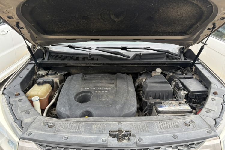 Used CHANGAN CS75 2014 2.0L Manual Leading Model China V Standard Engine Bay