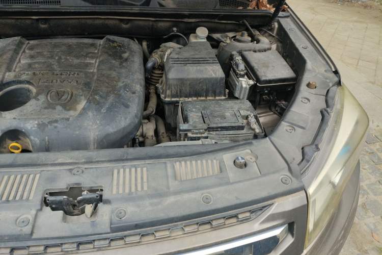 Used CHANGAN CS75 2014 2.0L Manual Luxury Version China IV Standard Engine Bay Left