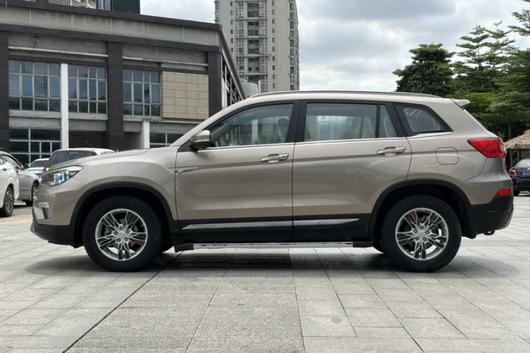 Used CHANGAN CS75 2014 2.0L Manual Leading Model China V Standard Exterior 3