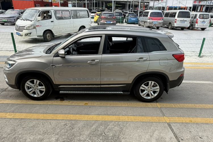 Used CHANGAN CS75 2014 1.8T Automatic Elite Model China IV Standard Exterior 5