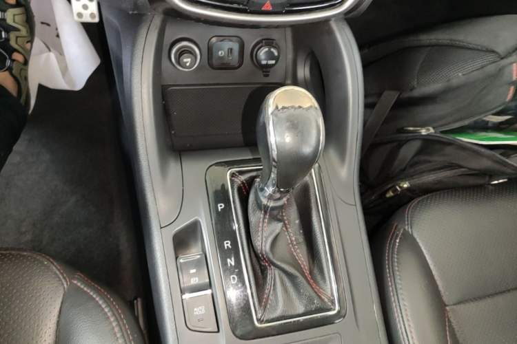 Used CHANGAN CS75 2014 1.8T Automatic Elite Model China IV Standard Gear Lever