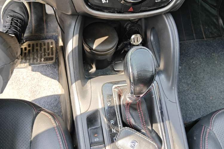 Used CHANGAN CS75 2014 1.8T Automatic Prestige Model China V Standard Gear Lever