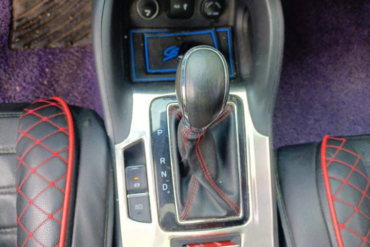 Used CHANGAN CS75 2014 1.8T Automatic Elite Version China V Standard Gear Lever