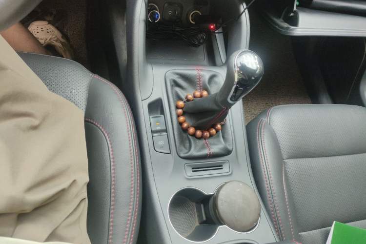 Used CHANGAN CS75 2014 2.0L Manual Luxury Version China IV Standard Gear Lever
