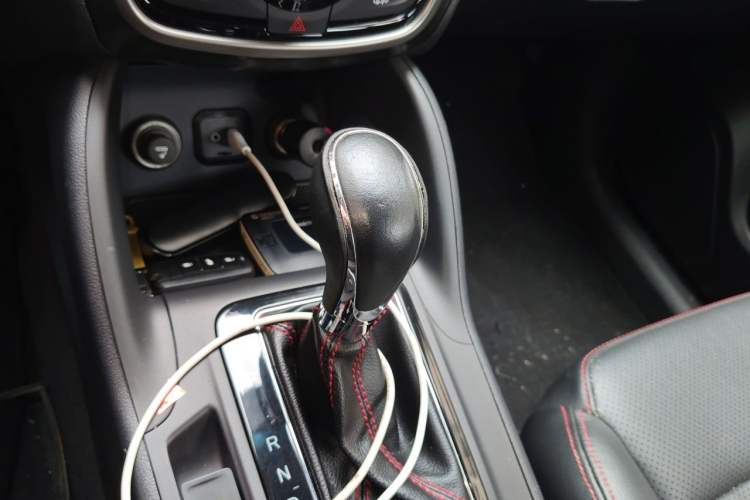 Used CHANGAN CS75 2014 1.8T Automatic Prestige Model China V Standard Gear Lever